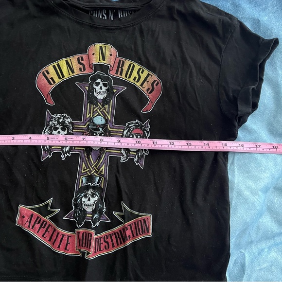Guns N Roses Cropped Graphic Tee - Picture 3 of 5